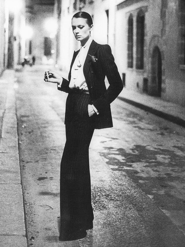 Yves Saint Laurent：1966年设计师发明的吸烟装