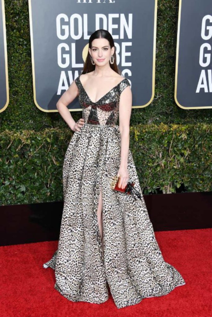 Golden Globe 2019, i look del red carpert. Anna Hathaway