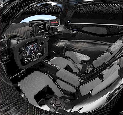 Aston Martin Valkyrie interni in fibra di carbonio e stile minimale