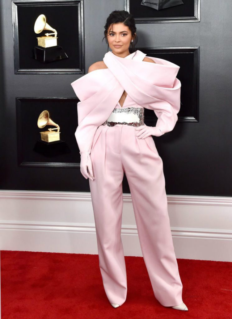 Look Grammy Awards 2019, il meglio del red carpet. Kylie Jenner Balmain Paris 