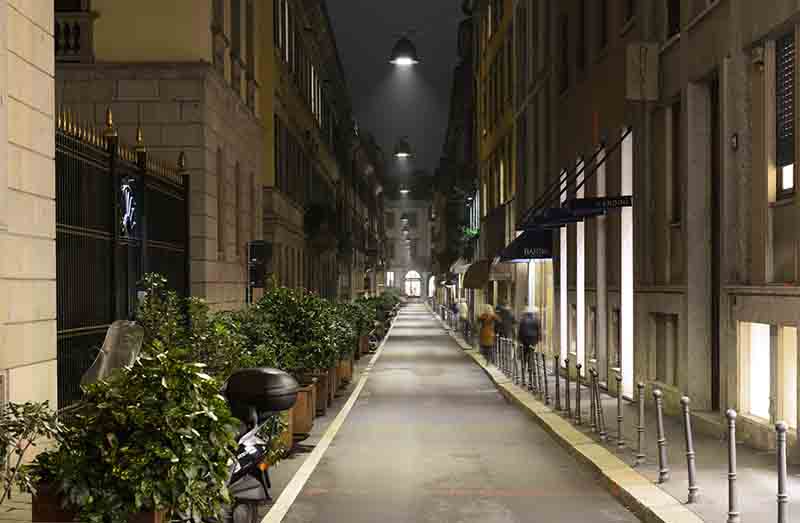 Mame Design: Artemide: The flow of light arriva in Monforte. The flow of light, via Gesù