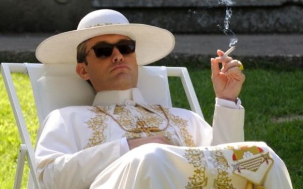 Un magnifico Jude Law interpreta the young Pope